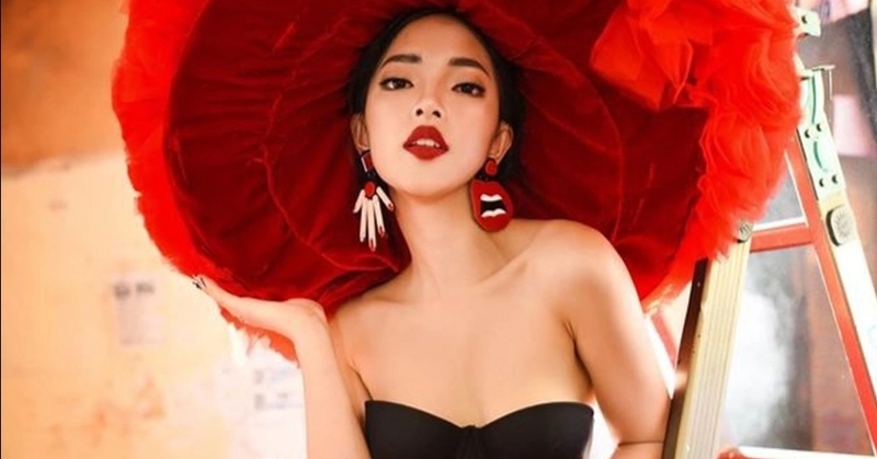 Châu Bùi sinh năm 1997, tên thật là Bùi Thái Bảo Châu, là fashionista nổi bật của Việt Nam. 